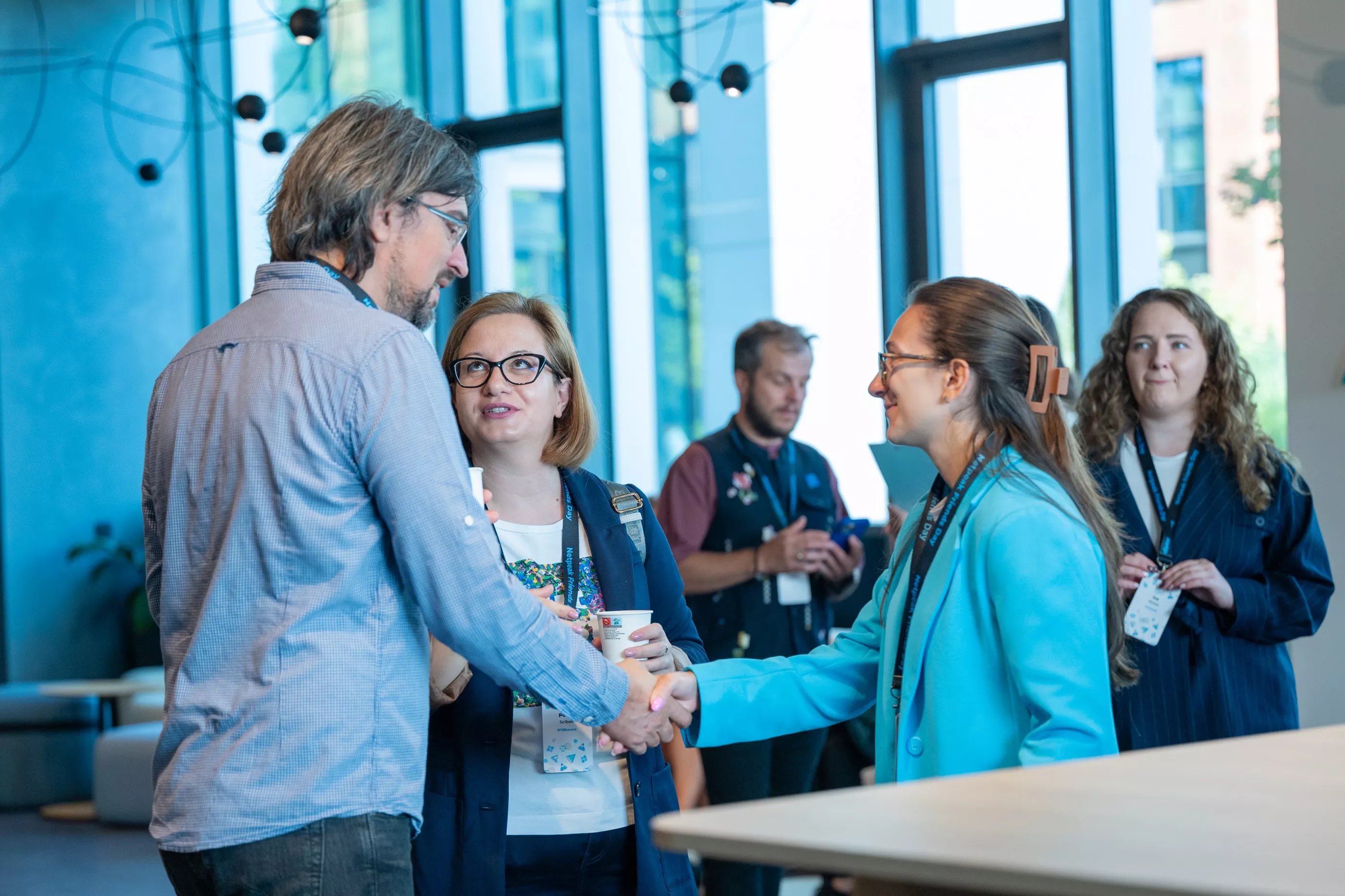 Събитието отново беше само с покана към нашите партньори и събра над 70 души  – колеги и приятели – хора, с които работим рамо до рамо и с които споделяме визията за дигитален маркетинг, който винаги гледа и се движи напред.