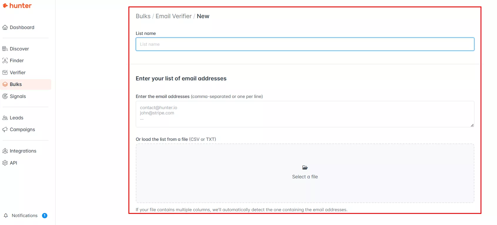 В ньому задайте назву бази, і або вставте потрібні email-адреси в текстове поле, або завантажте файлом у поле нижче. Формат файлу: і .csv чи .txt. 